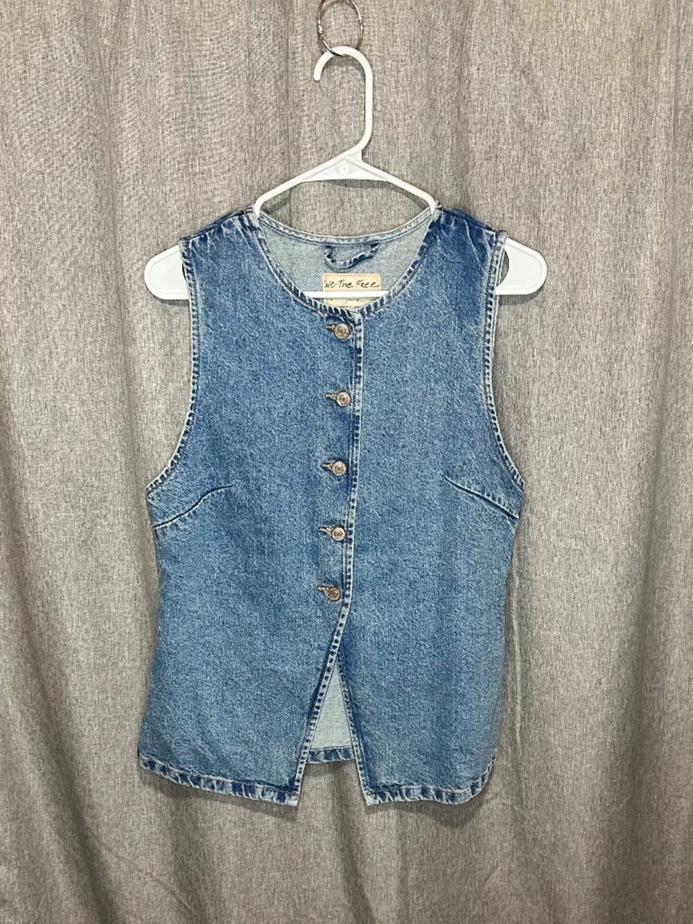 WE THE FREE Free People Aimee Wash Denim Button Front Cutaway Vest Top - Size S